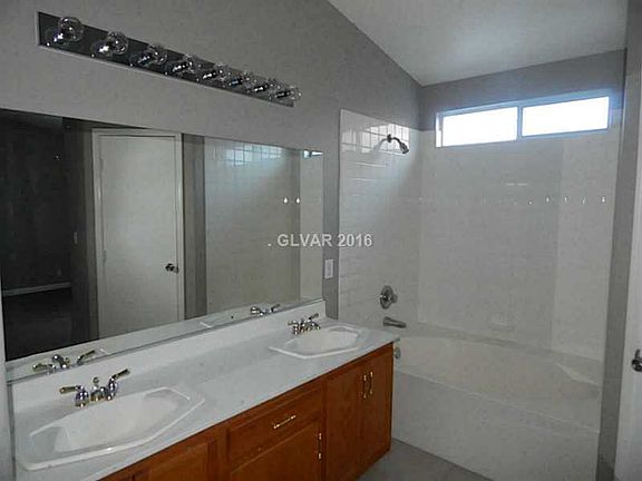 5th image of 6644 Grand Oaks Dr