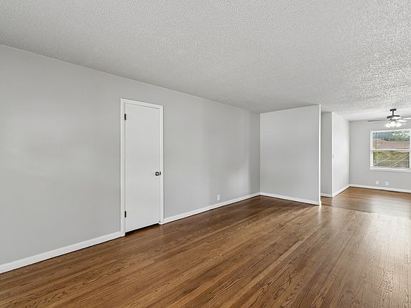 5th image of 102 Pine Ave