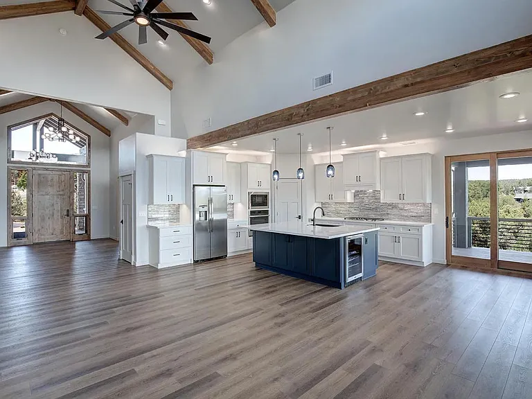 1209 N Horizon Way — Photo 4