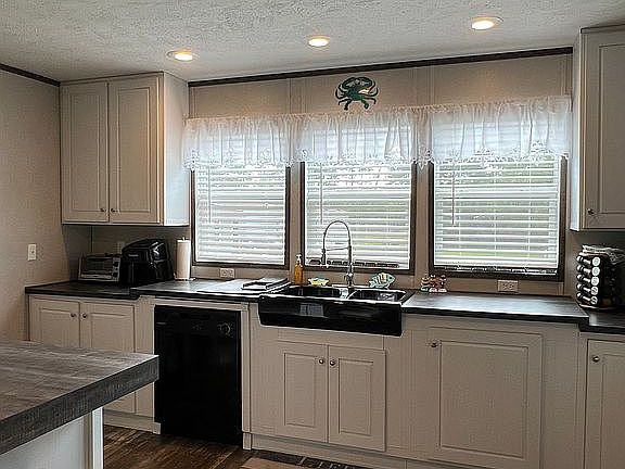 2nd image of 308 Norfolk Dr