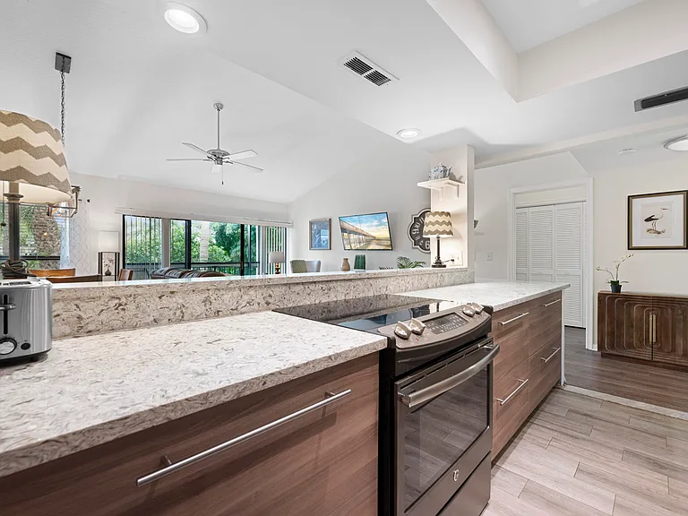 11863 Wimbledon Cir #542 — Photo 5