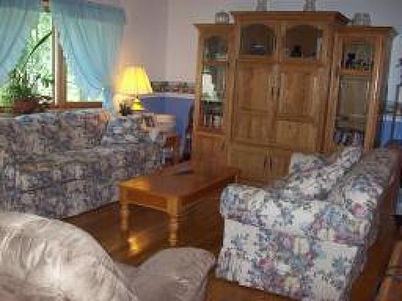4th image of 23 Parrish Dr