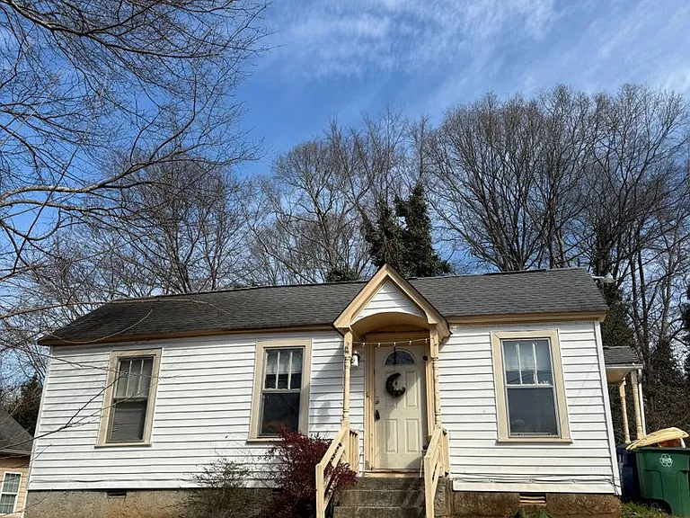 145 Herring St — Photo 1