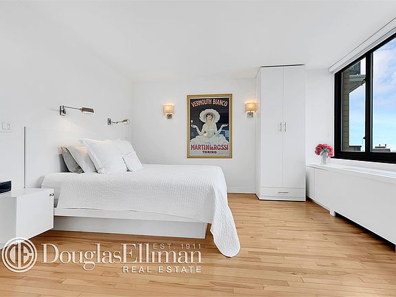 4th image of 407 Park Ave S APT 25-A