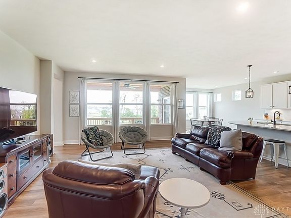 5th image of 1128 Golf Club Dr