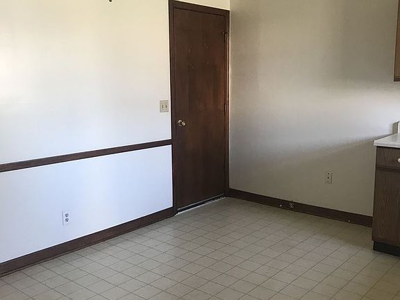 4th image of 664 Glenmoor Dr
