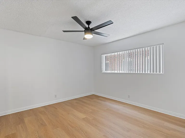 135 S Belmont St #1 — Photo 28