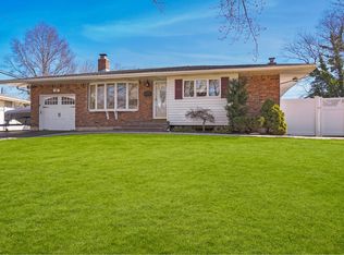 58 Bayberry Dr, Saint James, NY 11780