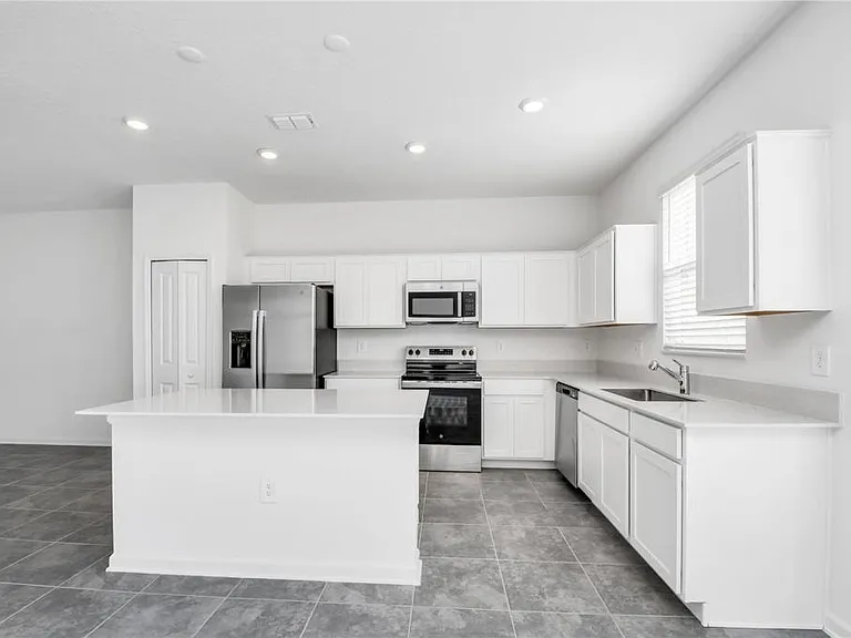 401 Bogey Dr — Photo 2