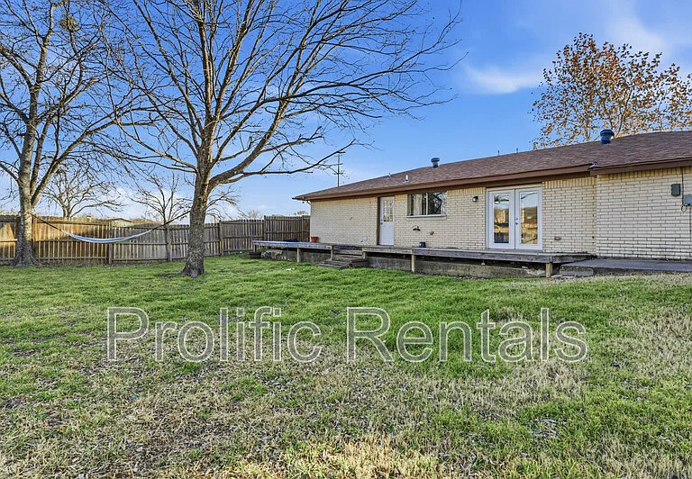 610 Creek St — Photo 13