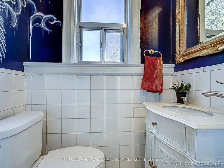 1294 Queen St W #A — Photo 13