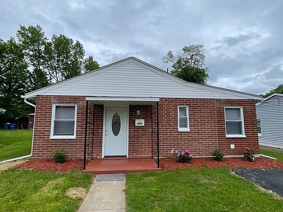 3rd image of 404 Carver Dr