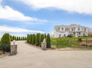 6 White Deer Ln, Seymour, CT 06483