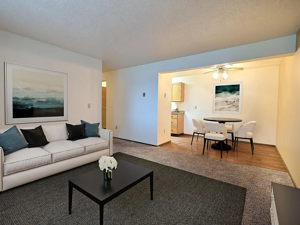 Fargo, ND Pacific Park 2 Apartments | Living