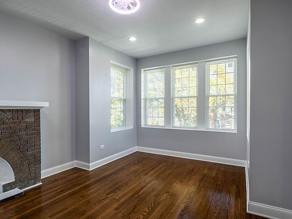 2nd image of 4837 W Monroe St #2