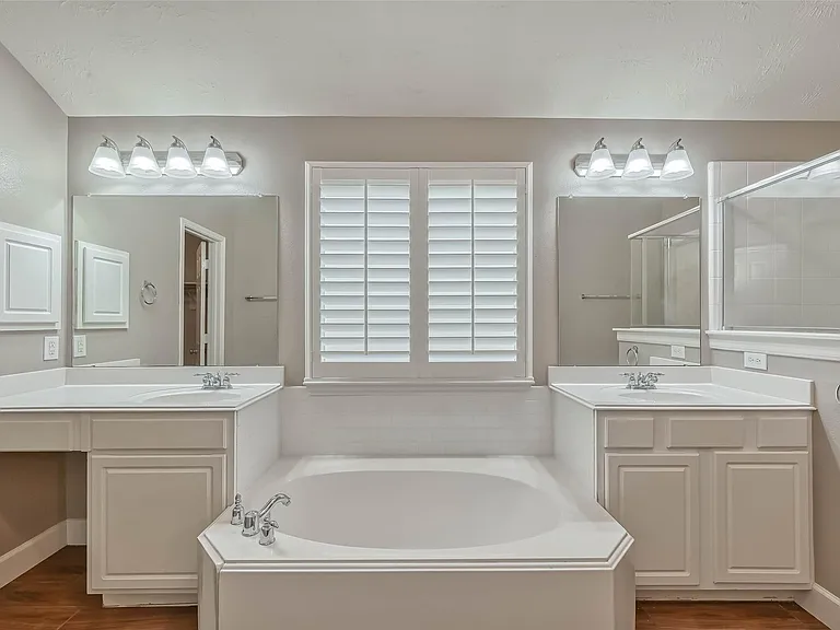 15943 Pleasant Green Cir — Photo 28