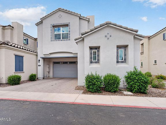 4th image of 253 E BALSAM Drive