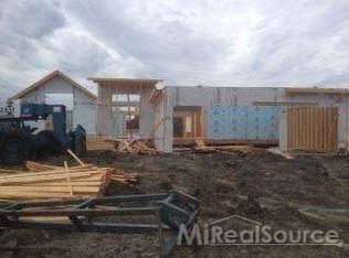 55049 Englewood Dr, Macomb, MI 48042