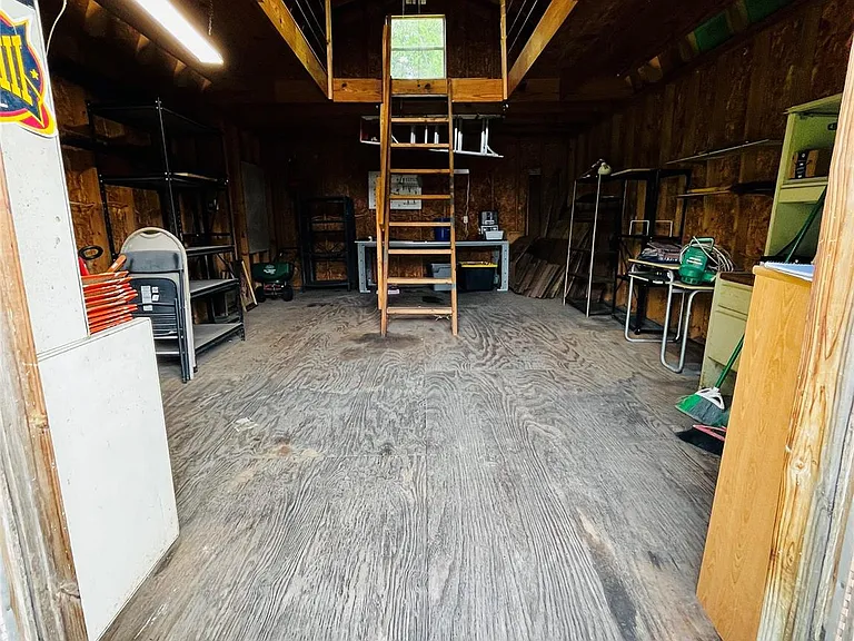 13421 Utica St — Photo 34