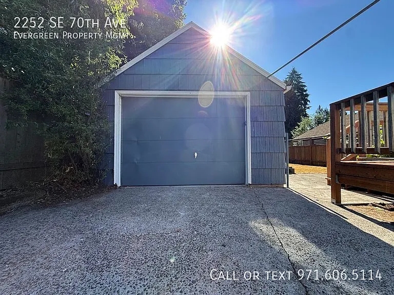 2252 SE 70th Ave — Photo 43