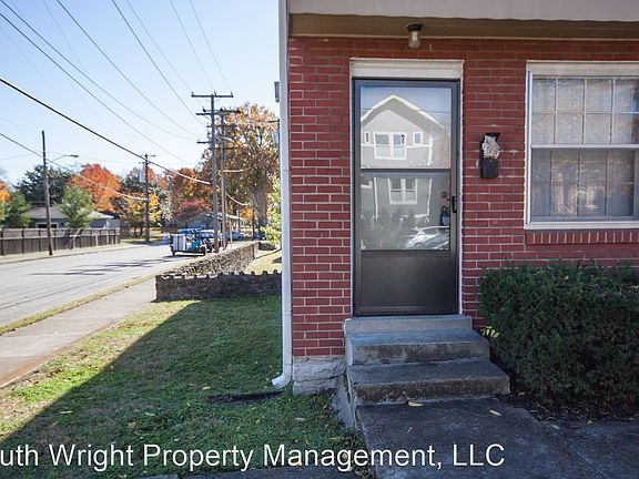 3rd image of 546 Fatherland St Unit 2