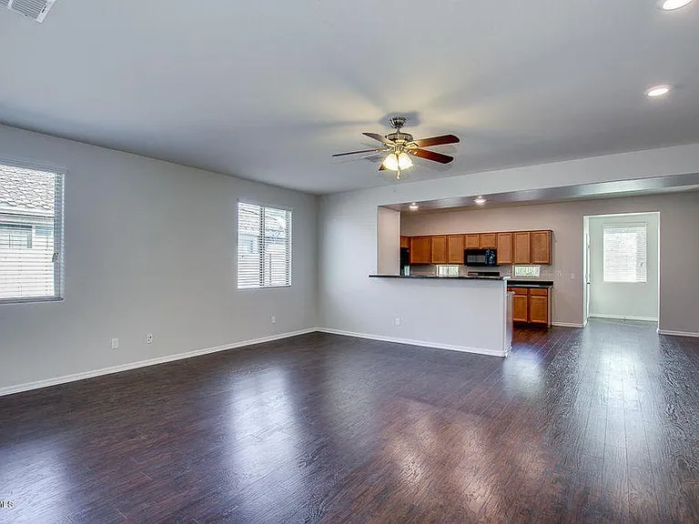 S Twinleaf Dr — Photo 2