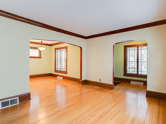 5th image of 1875 Palace Ave