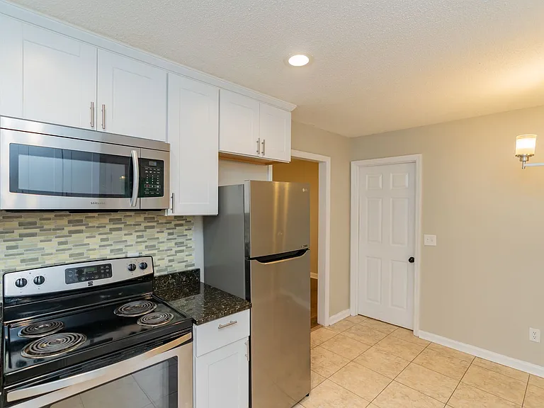 37 Anderson Rd — Photo 6