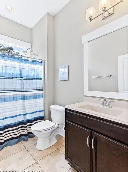 1912 Fernwood Way — Photo 14