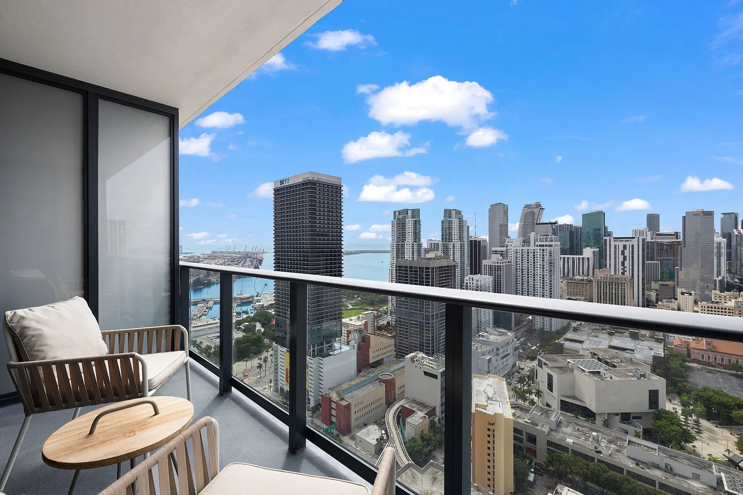 Studio, 1.0 bath, 365 sqft, $2,385 — Photo 3
