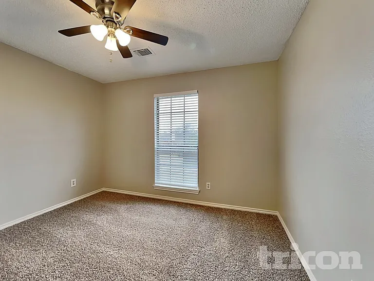 2115 Fawn Ridge Trl — Photo 16