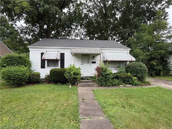 1936 Clermont Ave NE, Warren, OH 44483