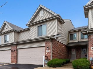 8247 W Chestnut Ct, Frankfort, IL 60423