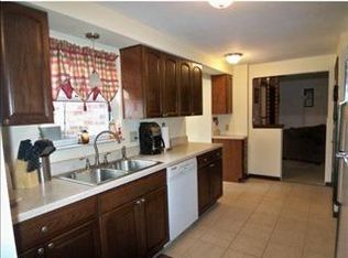 12 Carlisle Dr, Irwin, PA 15642