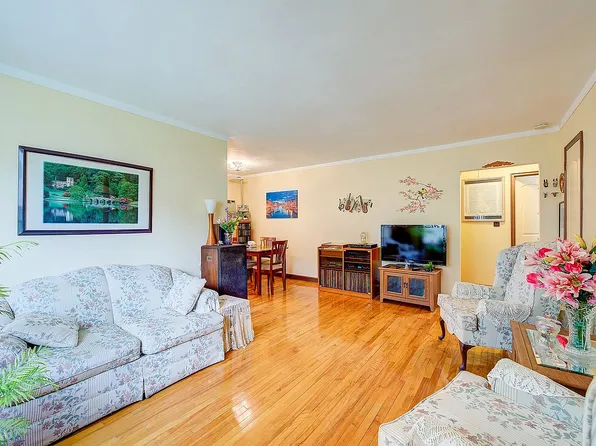 196-57 69th Ave Unit 1, Fresh Meadows, NY 11365