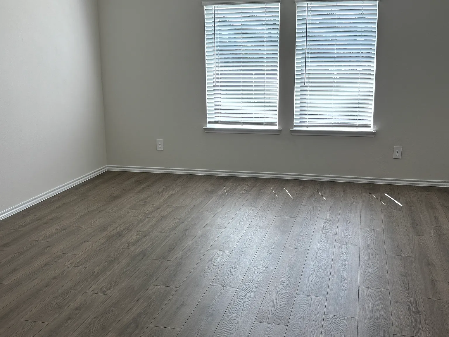 4 bed, 1800 sqft, $2,400 — Photo 2