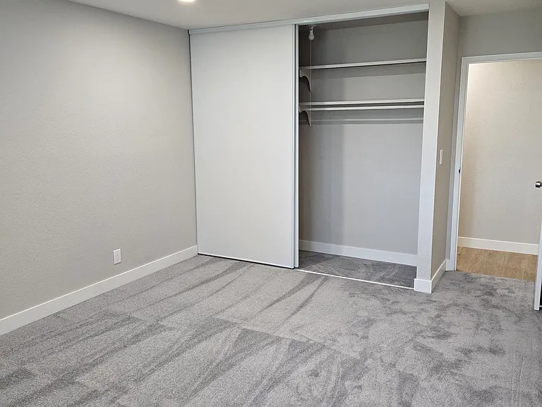 Crestview Apartments — Photo 31