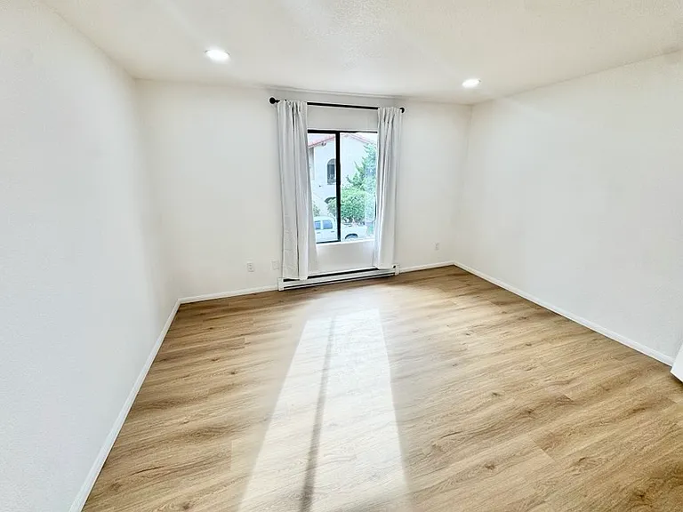 13765 Ruette Le Parc #F — Photo 14