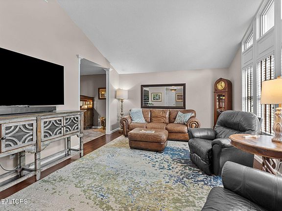 5th image of 1229 Southbreeze Cir
