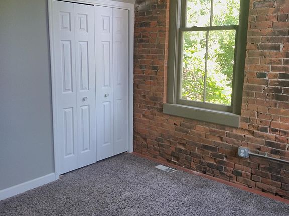 5th image of 425-427 Brady St #5
