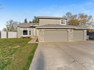 1860 Bishop Ct, Mountain Home, ID 83647