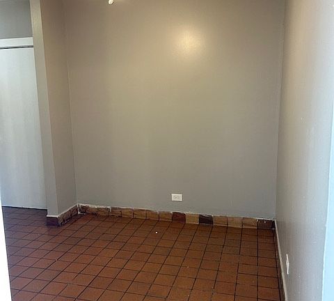 4th image of 2035 N Kildare Ave #1W