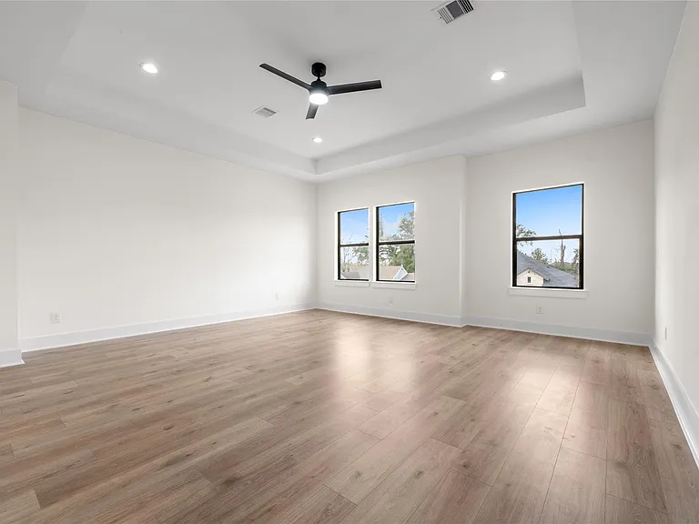 1113 Danube St — Photo 11