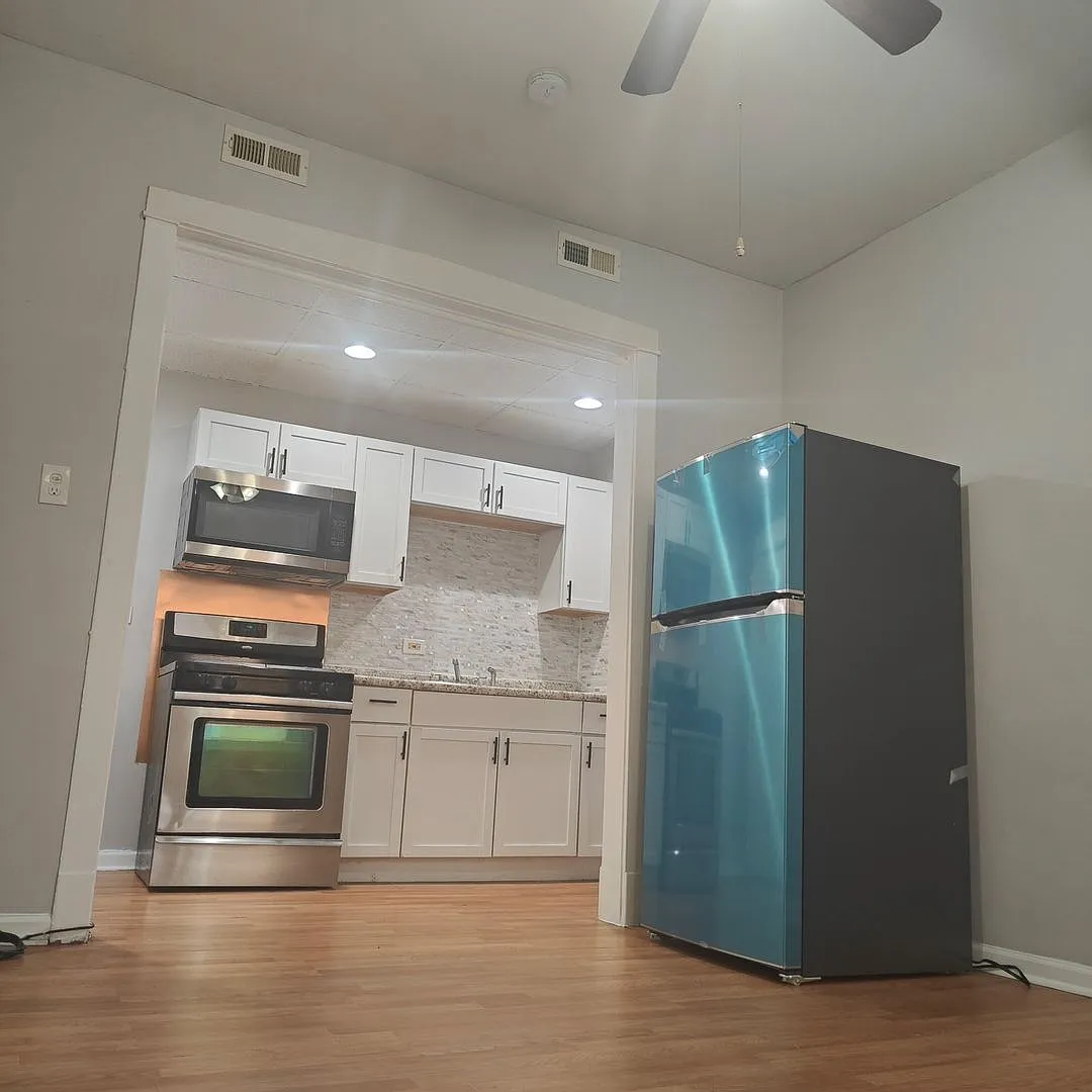 1 bed, 2.0 bath, $1,195 — Photo 2