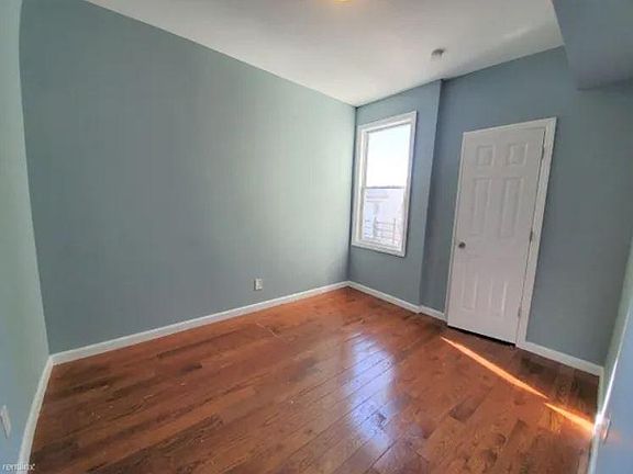 4th image of 548 S 20th St APT 1C