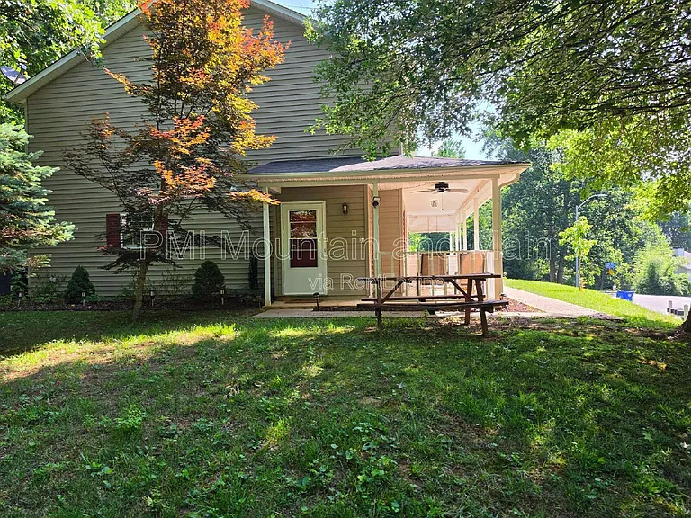 1 Rocking Porch Rd — Photo 1