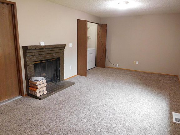 4th image of 2535 SE Brookwood Dr