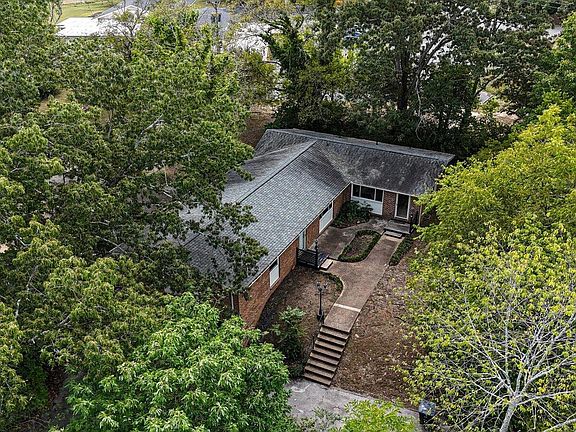 3rd image of 3600 Gleason Dr