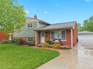 2606 Canterbury St, Trenton, MI 48183