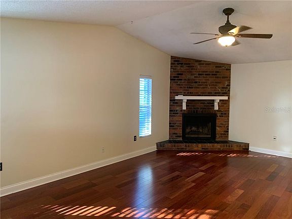 5th image of 2315 E Orangehill Ave